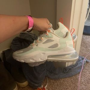 Nike 270 react